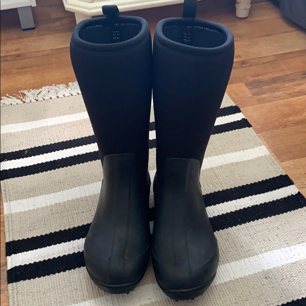 Heavy-duty Columbia snow boots